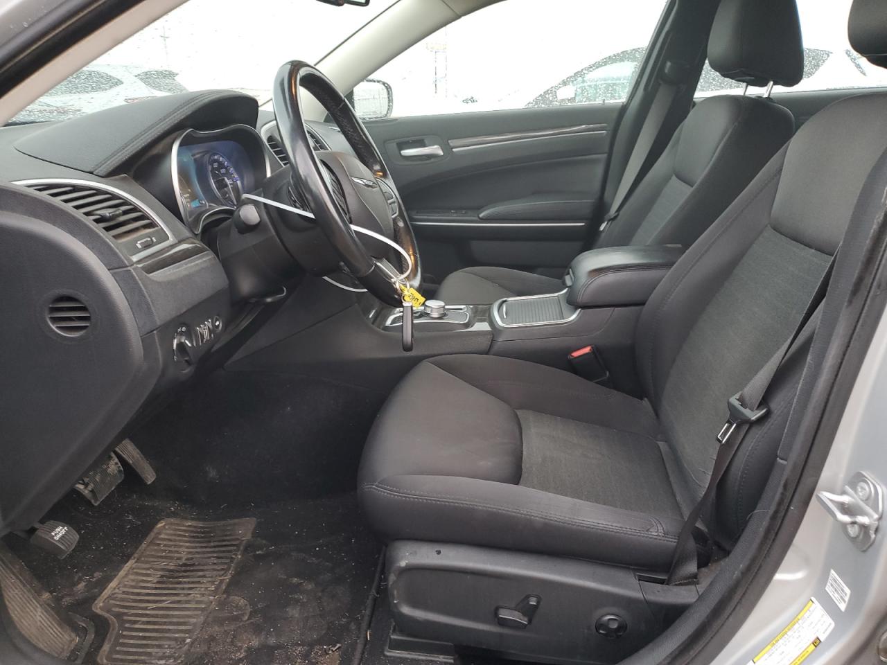 2019 Chrysler 300 VIN 2C3CCARG4KH602509 COPART salvage auction — FRONT END, NE - CERT OF TITLE-SALVAGE, sold $2,300 on 2024-12-24 (photo 7)