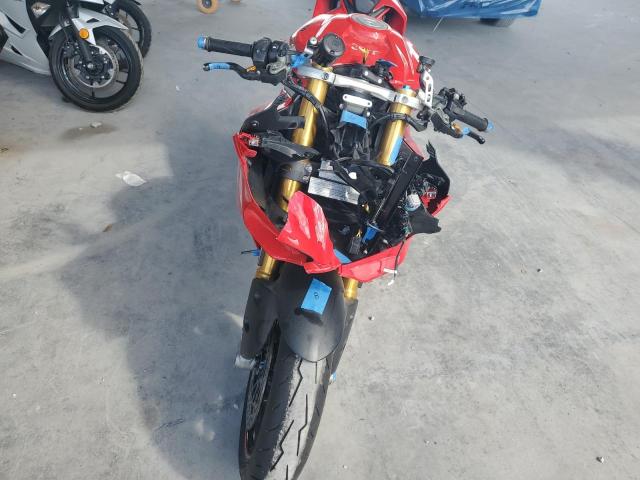 2025 Ducati Panigale VIN ZDMHAU8T0SB001635 COPART salvage auction — FRONT END, Salvage Title, sold $5,400 on 2026-07-31 (photo 2)