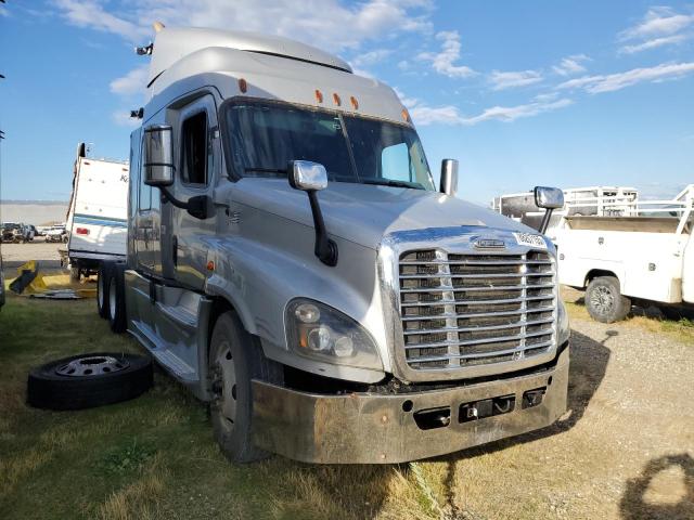 2016 Freightliner All other VIN 3AKJGLDV2GSHE0354 COPART salvage auction — MECHANICAL, CA - DIS/DLR/EXP ONLY CLEAN TITLE, sold $3,500 on 2026-08-12 (photo 1)