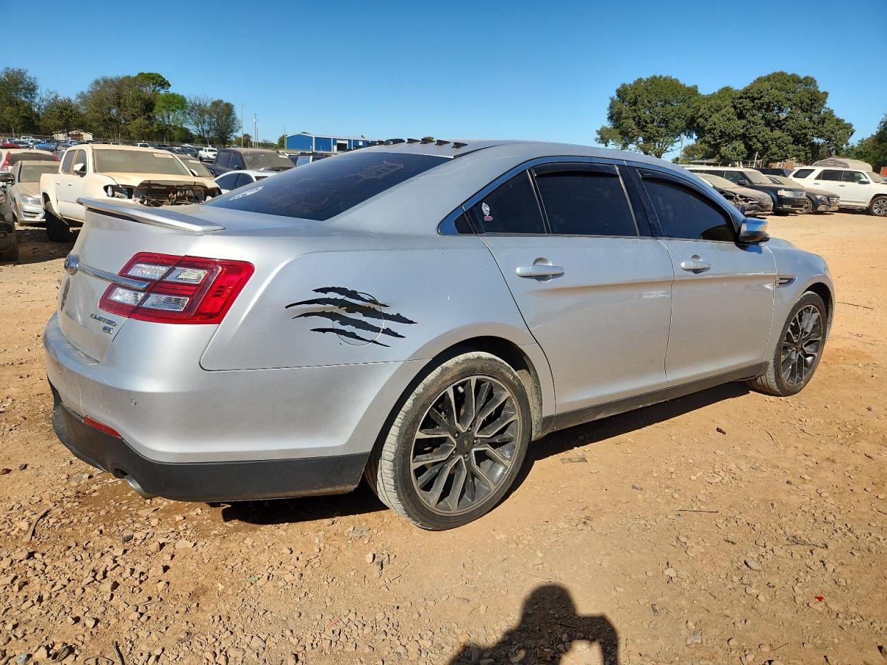 2019 Ford Taurus VIN 1FAHP2J88KG116044 COPART salvage auction — Side, MI - CERT OF TITLE-SALVAGE VEHICLE, sold $1,600 on 2026-07-01 (photo 3)