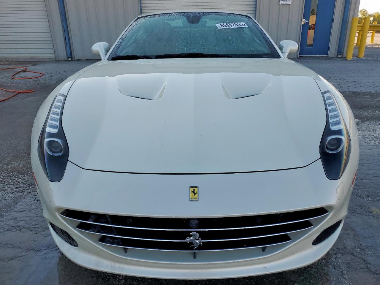 2016 Ferrari California T VIN ZFF77XJA2G0214672 COPART salvage auction — Water/Flood, NC - SALVAGE CERT-WATER/FLOOD DAMAG, sold $57,500 on 2025-12-30 (photo 5)