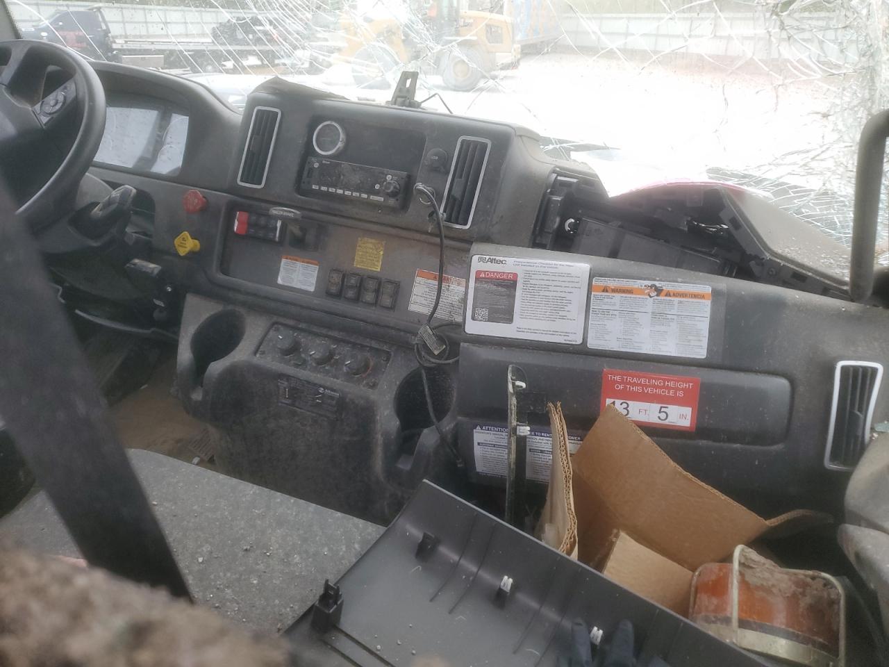 2025 Freigliner All other VIN 3ALKCYFE1SDVJ8327 COPART salvage auction — Rollover, IL - SALVAGE CERTIFICATE, sold $26,500 on 2026-04-16 (photo 5)