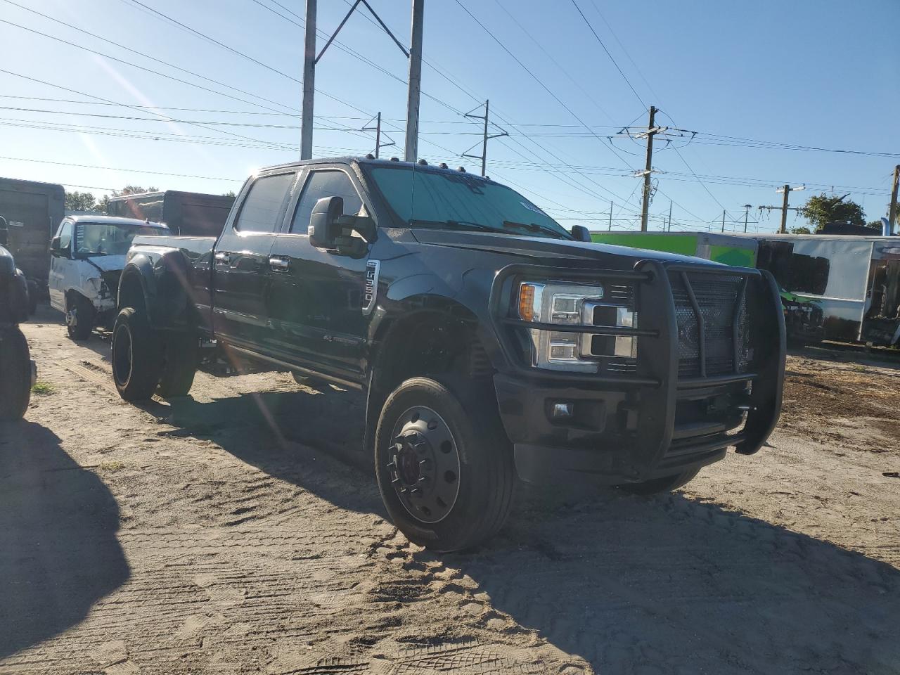 2018 Ford F-350 super duty VIN 1FT8W3DT8JEC36620 COPART salvage auction — Normal Wear, FL - CERTIFICATE OF TITLE, sold $25,000 on 2025-11-10 (photo 4)