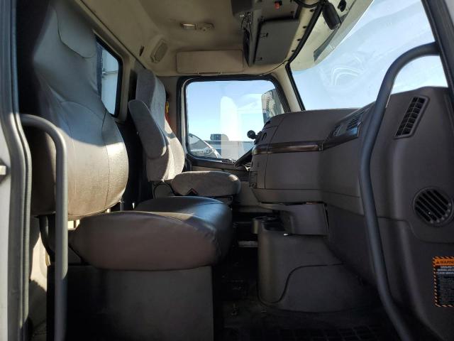 2018 Volvo Vnl VIN 4V4N39EH7JN987933 COPART salvage auction — NORMAL WEAR, In - Certificate Of Title, sold $5,000 on 2026-07-29 (photo 5)