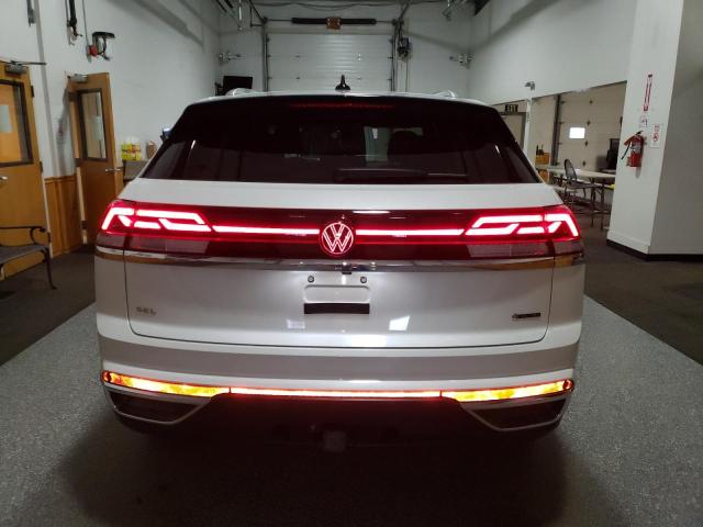 2024 Volkswagen Atlas cross sport VIN 1V2BE2CA2RC211222 COPART salvage auction — NORMAL WEAR, Ak - Certificate Of Vehicle Title, sold $24,700 on 2026-08-11 (photo 6)
