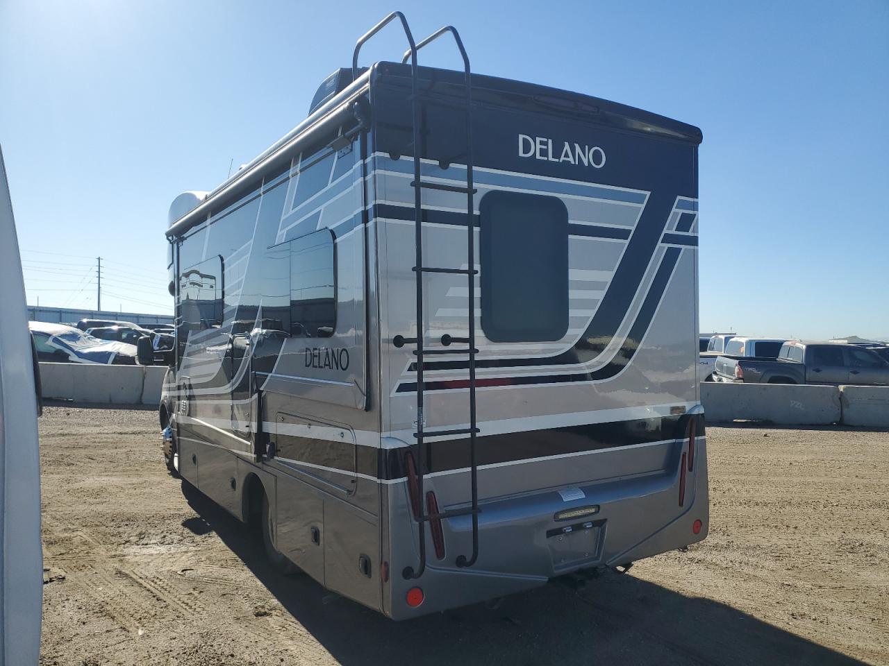 2020 Merz Sprinter VIN W1X8E33Y6LN101977 COPART salvage auction — Side, FL - CERT OF TITLE SLVG REBUILDABLE, sold $43,750 on 2025-11-04 (photo 3)