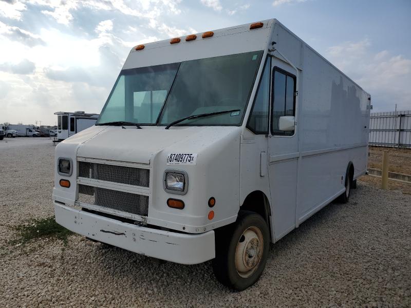 2004 Freightliner Chassis VIN 4UZAANBW94CM64484 — COPART salvage auction photo