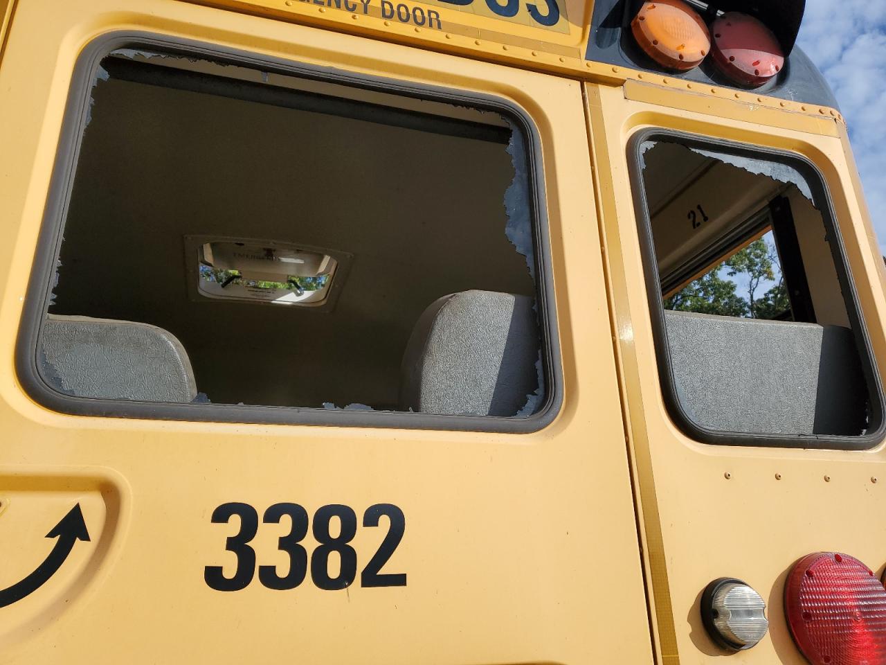 2009 Ic Ce Series School VIN 4DRBUSKN79B102202 COPART salvage auction — Normal Wear, PA - CERT OF TITLE, sold $1,400 on 2026-07-08 (photo 9)