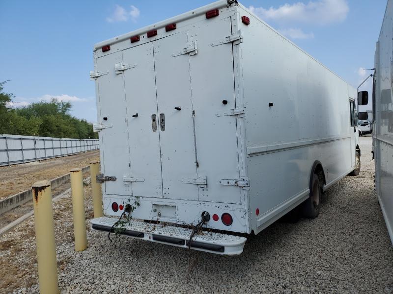 2004 Freightliner Chassis VIN 4UZAANBW94CM64484 COPART salvage auction — MINOR DENT/SCRATCHES, TX - CERTIFICATE OF TITLE, sold $2,550 on 2026-07-09 (photo 3)