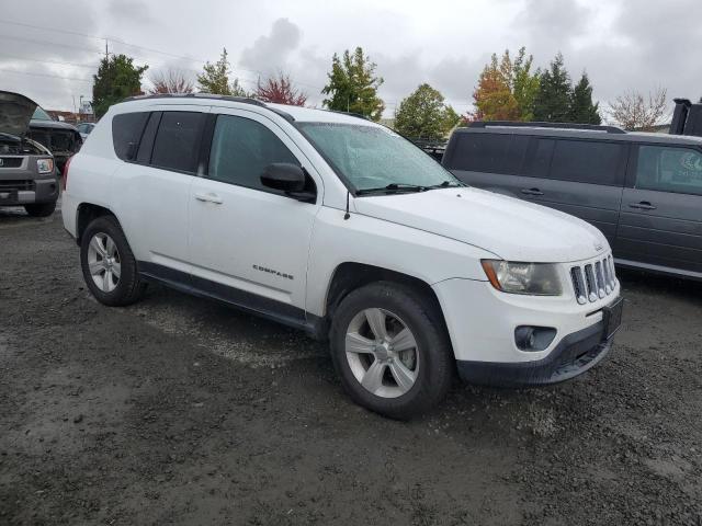 2016 Jeep Compass VIN 1C4NJDBB9GD662302 COPART salvage auction — MINOR DENT/SCRATCHES, Az - Certificate Of Title, sold $825 on 2026-07-02 (photo 4)