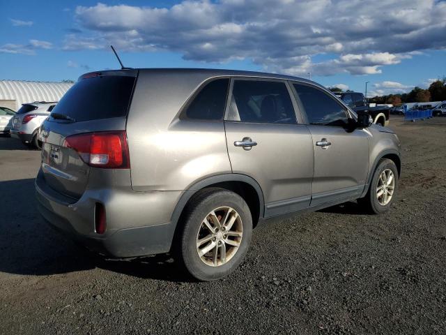 2015 Kia Sorento VIN 5XYKTCA67FG560332 COPART salvage auction — MINOR DENT/SCRATCHES, WV - CERTIFICATE OF TITLE, sold $1,000 on 2026-07-16 (photo 3)