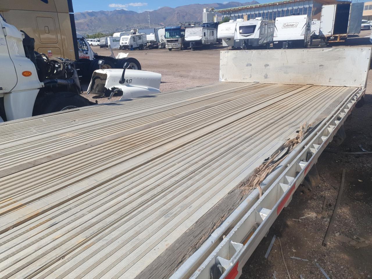 2016 Reit VIN 1RND53A32GR039379 COPART salvage auction — Rollover, CO - SALVAGE TITLE, sold $12,200 on 2026-04-09 (photo 5)