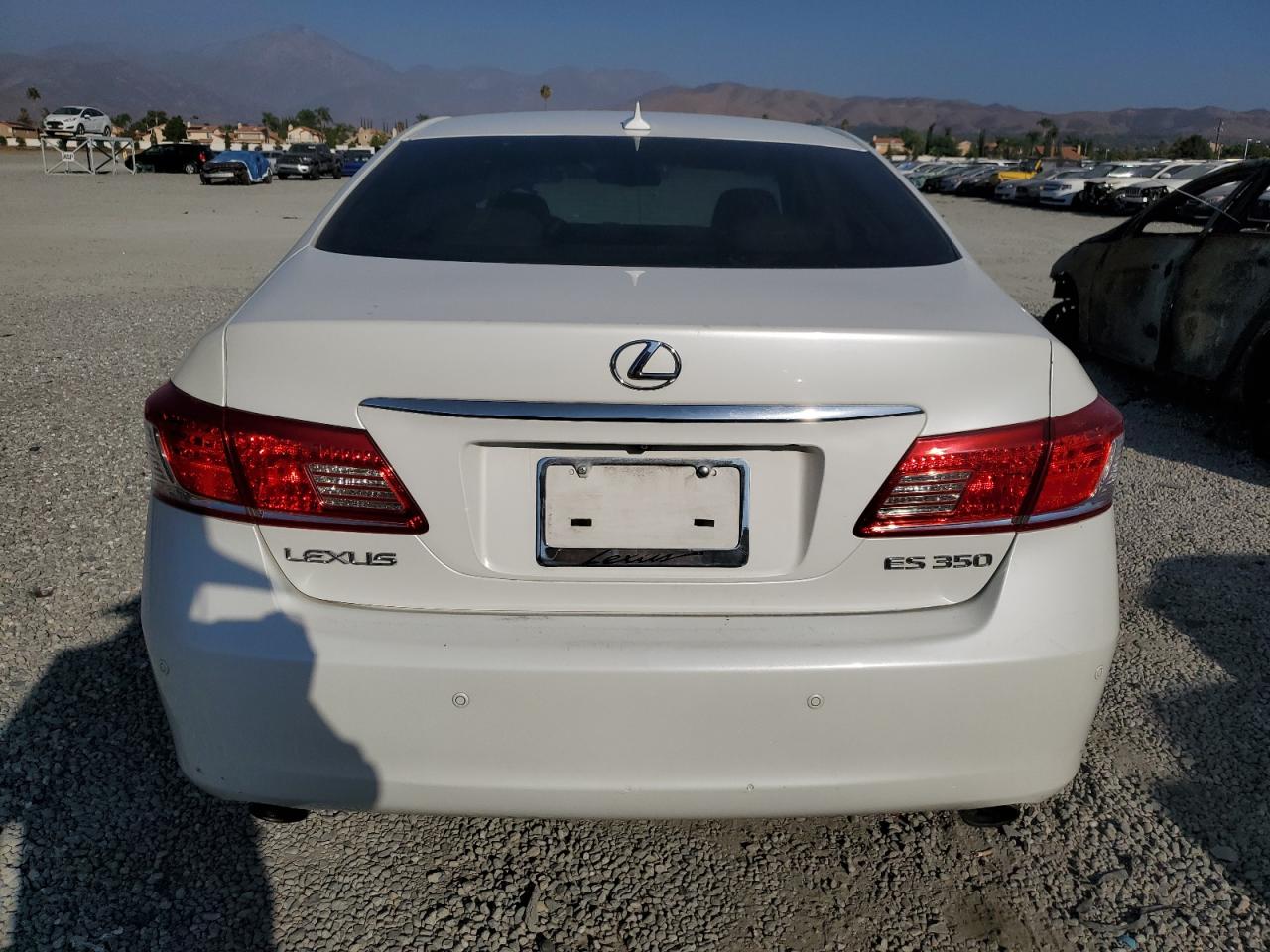 2010 Lexus ES VIN JTHBK1EG3A2370958 COPART salvage auction — Front End, CA - DIS/DLR/EXP ONLY CLEAN TITLE, sold $1,250 on 2025-11-05 (photo 6)