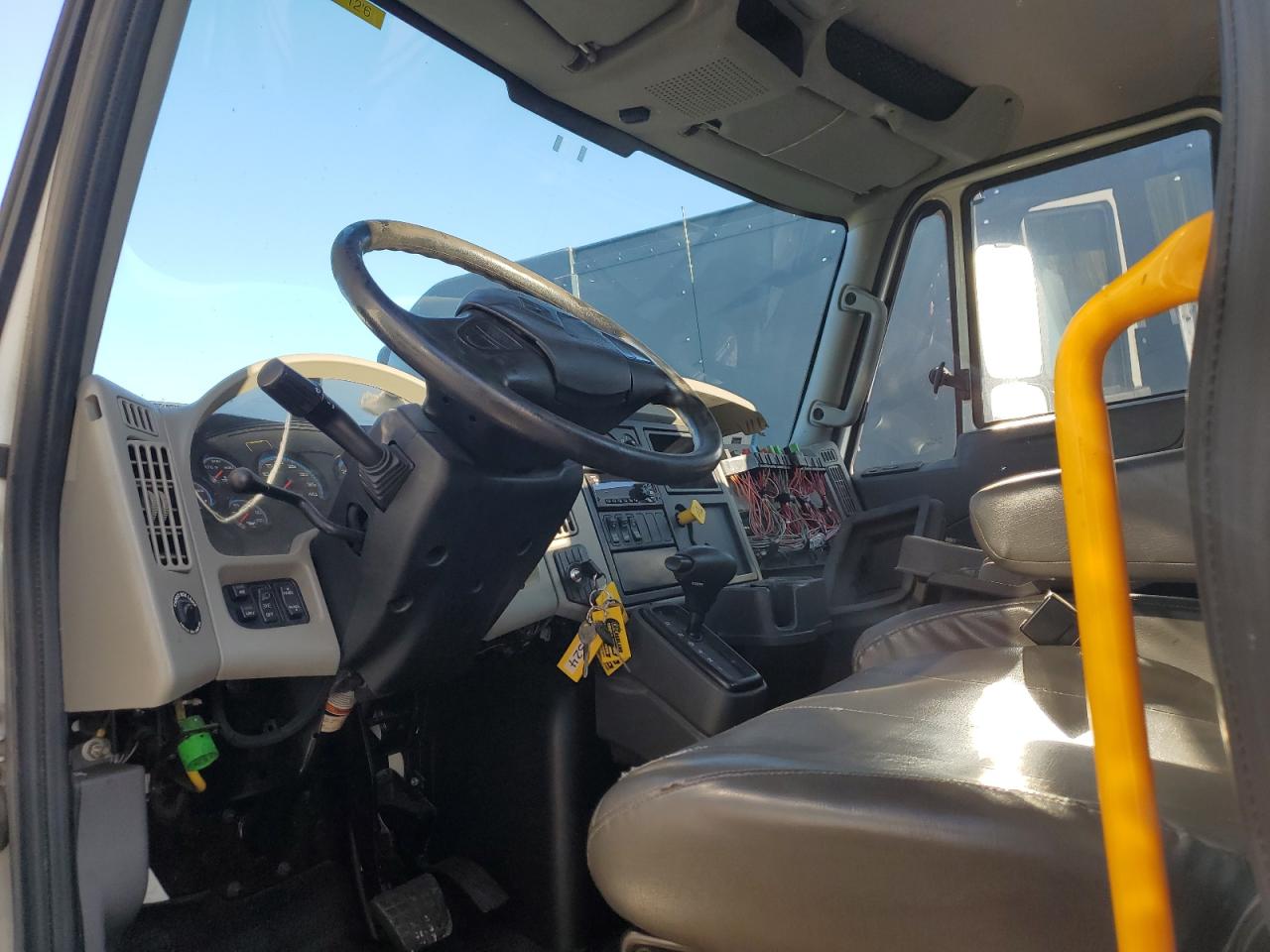 2019 International 4000-Series VIN 1HTMMMML6KH750494 COPART salvage auction — Front End, ID - SALVAGE CERTIFICATE OF TITLE, sold $2,950 on 2026-07-02 (photo 6)