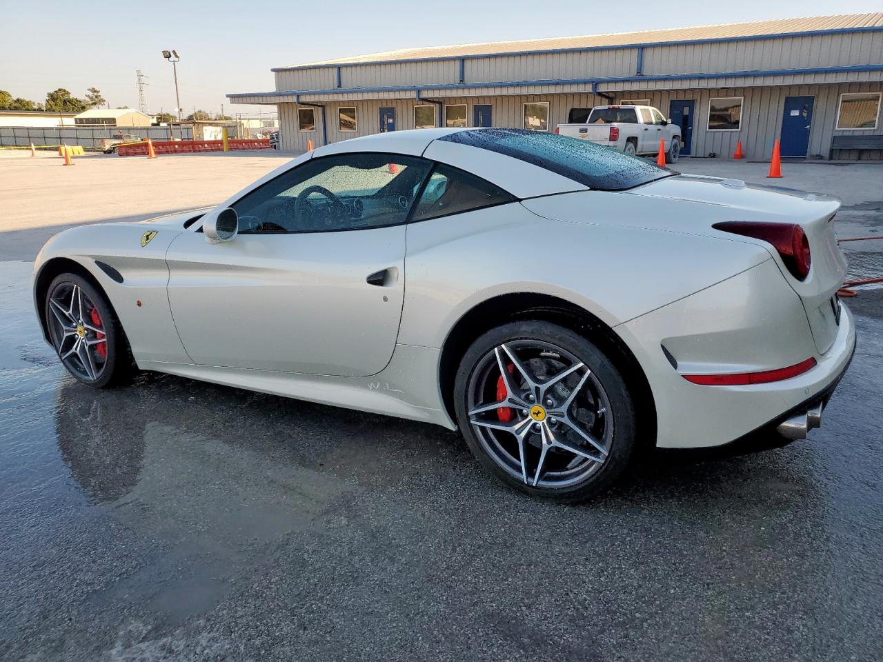 2016 Ferrari California T VIN ZFF77XJA2G0214672 COPART salvage auction — Water/Flood, NC - SALVAGE CERT-WATER/FLOOD DAMAG, sold $57,500 on 2025-12-30 (photo 2)