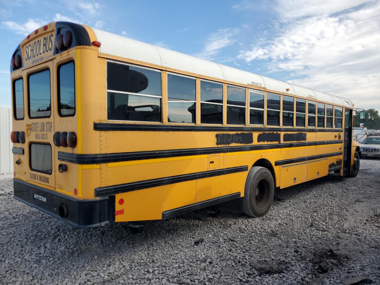 2013 Ic Corporation Ce Series School VIN 4DRBUSKPXDB306910 COPART salvage auction — Minor Dent/Scratches, MO - CERTIFICATE OF TITLE, sold $1,500 on 2026-07-08 (photo 4)