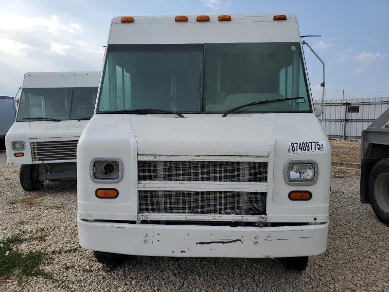 2004 Freightliner Chassis VIN 4UZAANBW94CM64484 COPART salvage auction — MINOR DENT/SCRATCHES, TX - CERTIFICATE OF TITLE, sold $2,550 on 2026-07-09 (photo 5)