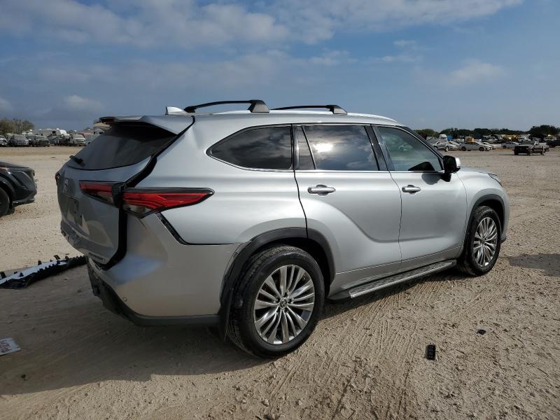 2023 Toyota Highlander VIN 5TDKDRAH7PS046535 COPART salvage auction — REAR END, Tx - Salvage Vehicle Title, sold $13,600 on 2026-07-02 (photo 3)