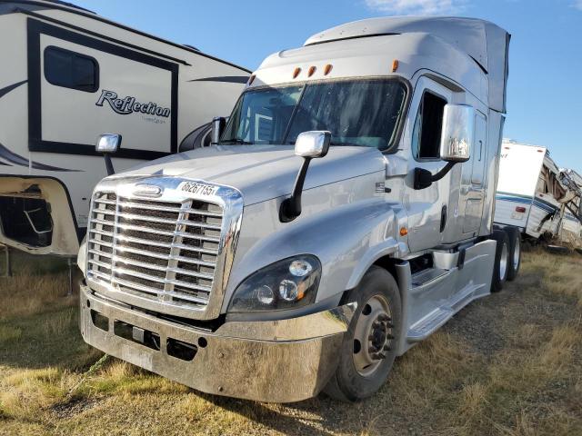 2016 Freightliner All other VIN 3AKJGLDV2GSHE0354 COPART salvage auction — MECHANICAL, CA - DIS/DLR/EXP ONLY CLEAN TITLE, sold $3,500 on 2026-08-12 (photo 2)