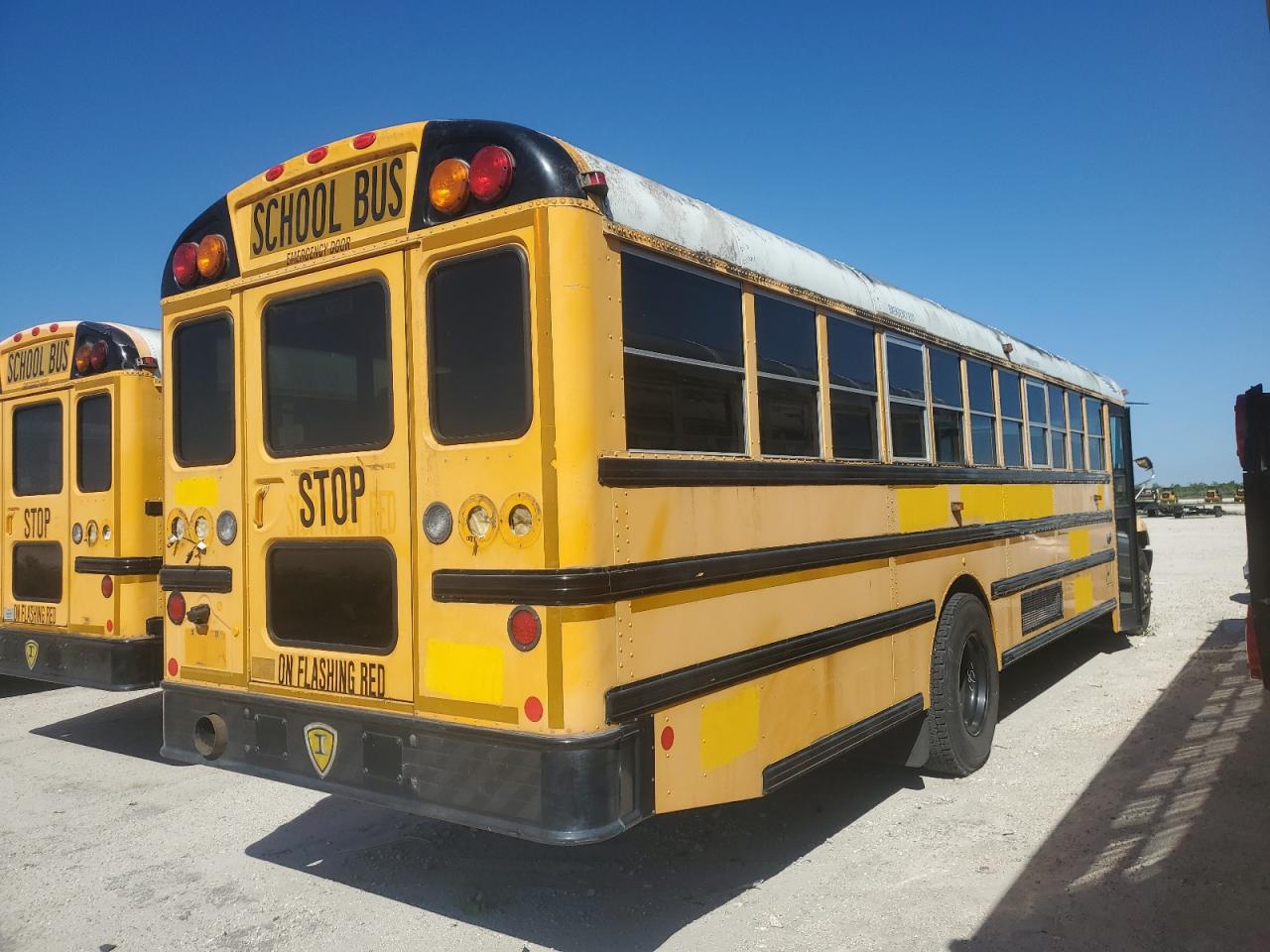 2013 Ic Corporation Ce Series School VIN 4DRBUSKN2DB199155 COPART salvage auction — Normal Wear, FL - CERTIFICATE OF TITLE, sold $1,600 on 2026-07-08 (photo 4)
