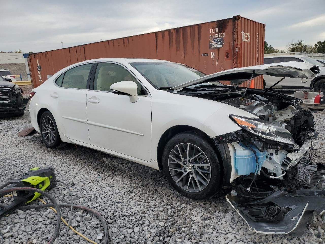 2016 Lexus ES 350 VIN JTHBK1GG2G2211645 COPART salvage auction — All Over, AL - CERT OF TITLE-SALVAGE TITLE, sold $2,200 on 2026-06-30 (photo 4)