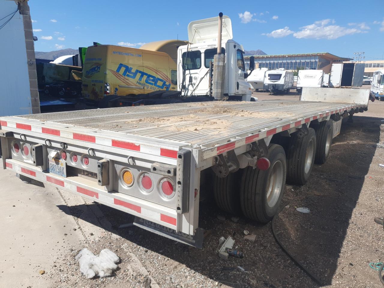 2016 Reit VIN 1RND53A32GR039379 COPART salvage auction — Rollover, CO - SALVAGE TITLE, sold $12,200 on 2026-04-09 (photo 4)