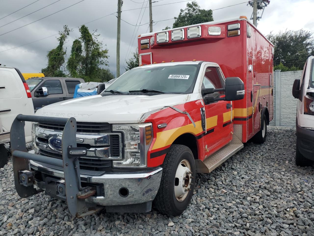 2019 Ford F-350 super duty VIN 1FDRF3GT5KEF24544 COPART salvage auction — Side, FL - CERT OF TITLE SLVG REBUILDABLE, sold $13,800 on 2026-04-22 (photo 1)