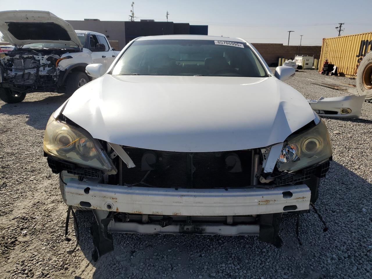 2010 Lexus ES VIN JTHBK1EG3A2370958 COPART salvage auction — Front End, CA - DIS/DLR/EXP ONLY CLEAN TITLE, sold $1,250 on 2025-11-05 (photo 5)