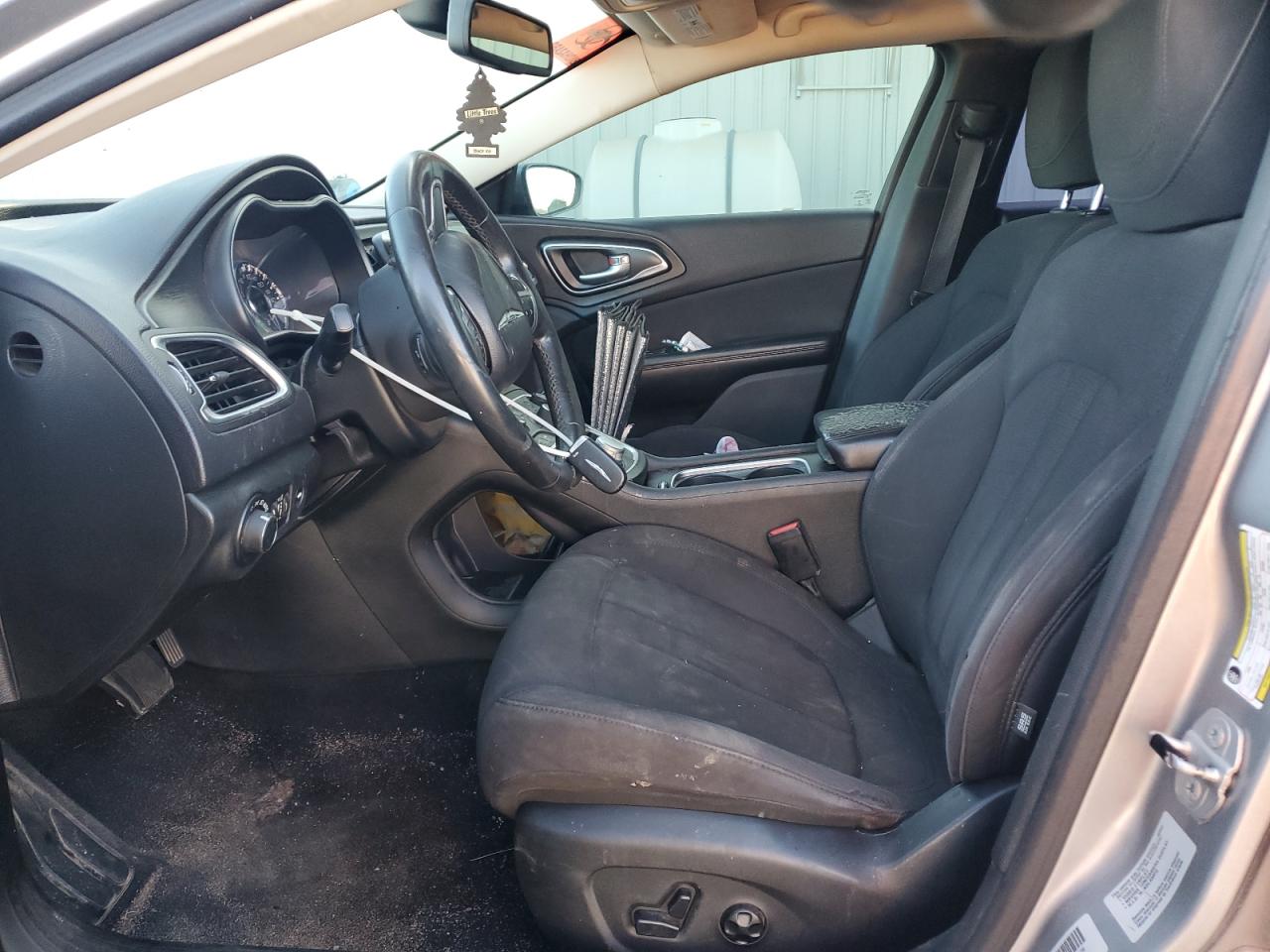 2015 Chrysler 200 VIN 1C3CCCAB6FN606831 COPART salvage auction — Rear End, Sc - Salvage Title, sold $675 on 2026-09-25 (photo 7)