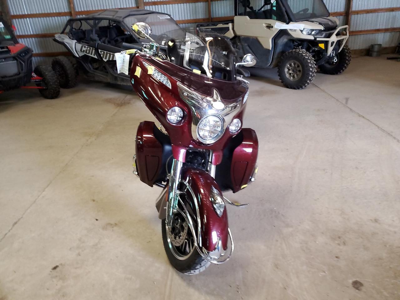 2021 Indian motorcycle co. Roadmaster VIN 56KTRABB8M3400507 COPART salvage auction — Side, ND - CERT OF TITLE - SALVAGE VEHICL, sold $11,900 on 2025-12-18 (photo 2)