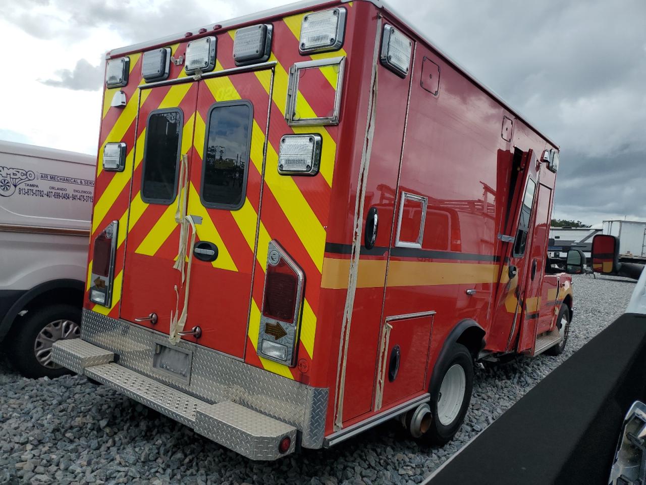 2019 Ford F-350 super duty VIN 1FDRF3GT5KEF24544 COPART salvage auction — Side, FL - CERT OF TITLE SLVG REBUILDABLE, sold $13,800 on 2026-04-22 (photo 3)