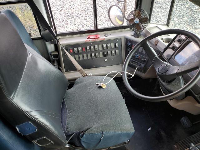 2005 Freightliner Saf-t-line VIN 4UZAAXCS95CU88079 COPART salvage auction — NORMAL WEAR, NY - CERTIFICATE OF TITLE, sold $1,400 on 2026-07-09 (photo 5)