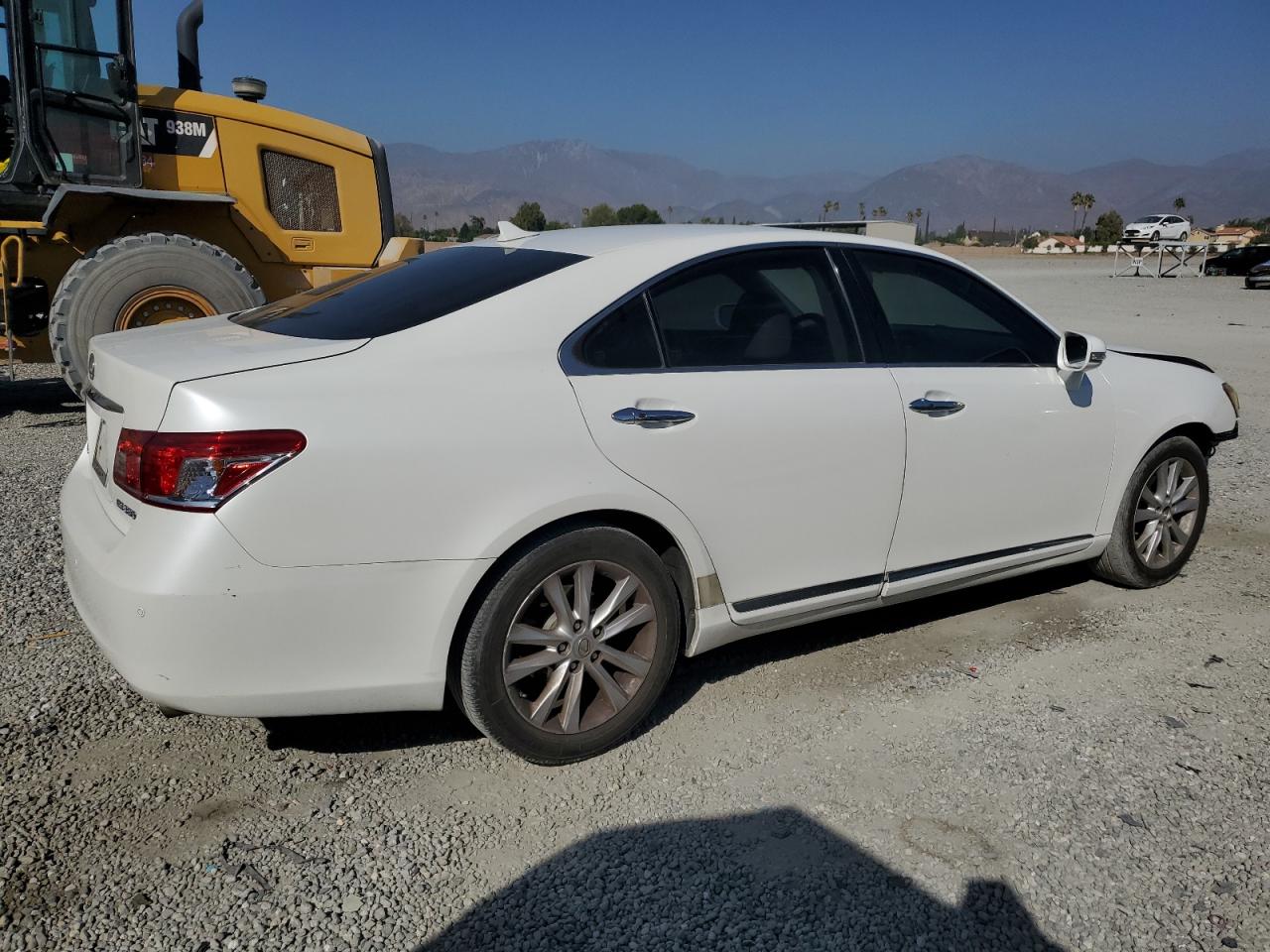 2010 Lexus ES VIN JTHBK1EG3A2370958 COPART salvage auction — Front End, CA - DIS/DLR/EXP ONLY CLEAN TITLE, sold $1,250 on 2025-11-05 (photo 3)