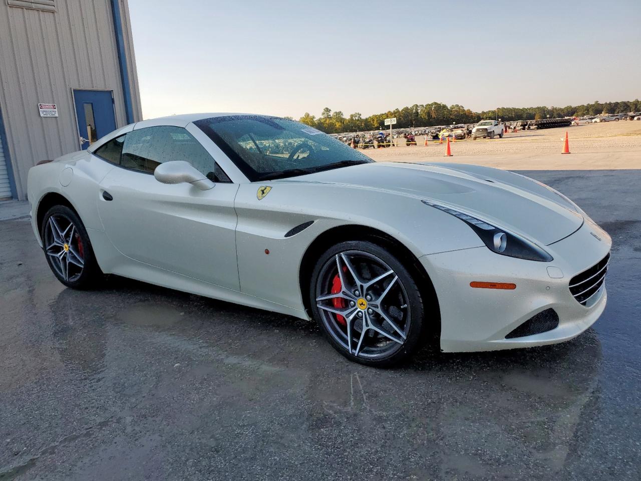 2016 Ferrari California T VIN ZFF77XJA2G0214672 COPART salvage auction — Water/Flood, NC - SALVAGE CERT-WATER/FLOOD DAMAG, sold $57,500 on 2025-12-30 (photo 4)