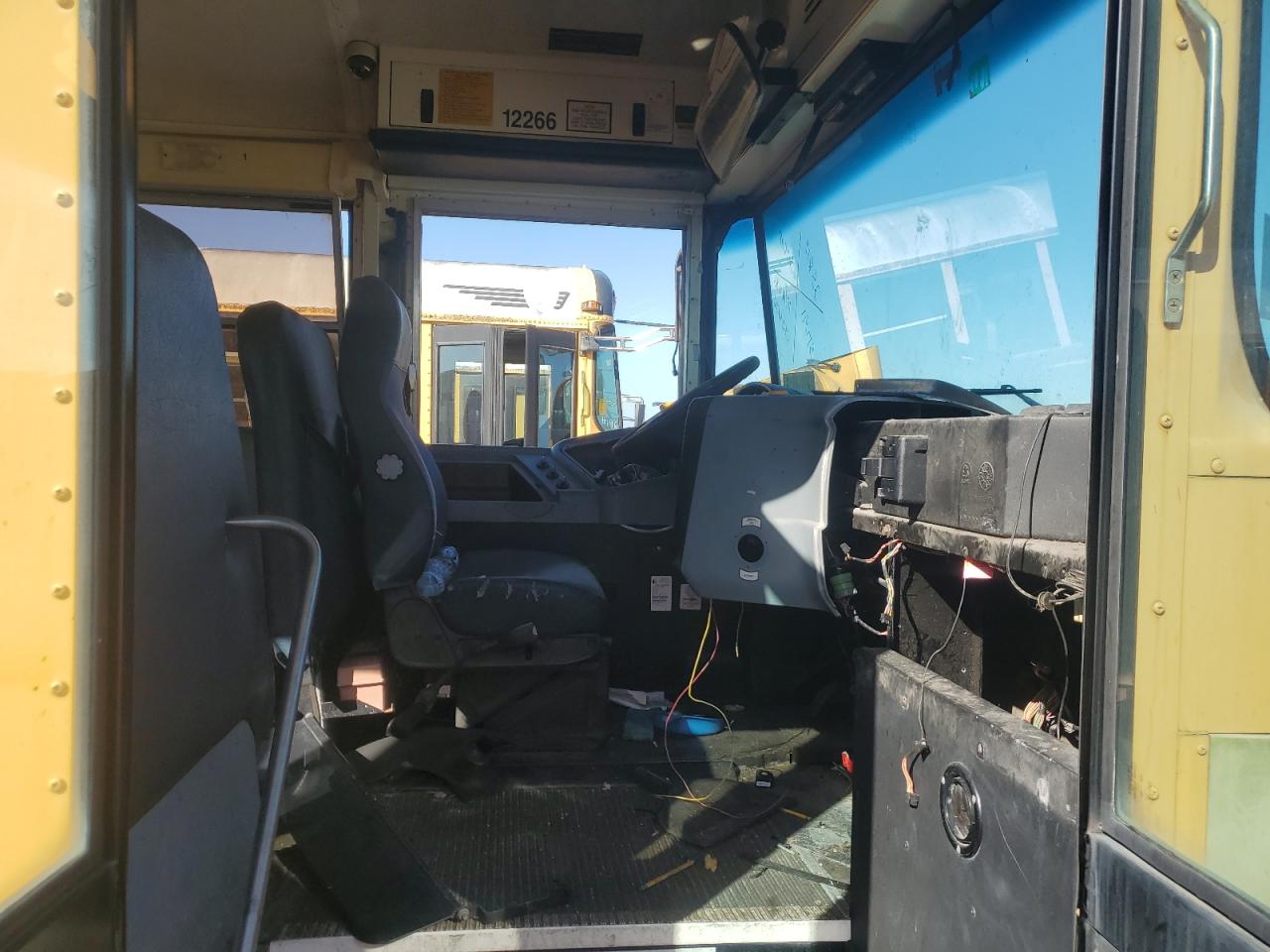 2013 Ic Corporation Ce Series School VIN 4DRBUSKN5DB199232 COPART salvage auction — Normal Wear, FL - CERTIFICATE OF TITLE, sold $1,600 on 2026-07-08 (photo 5)