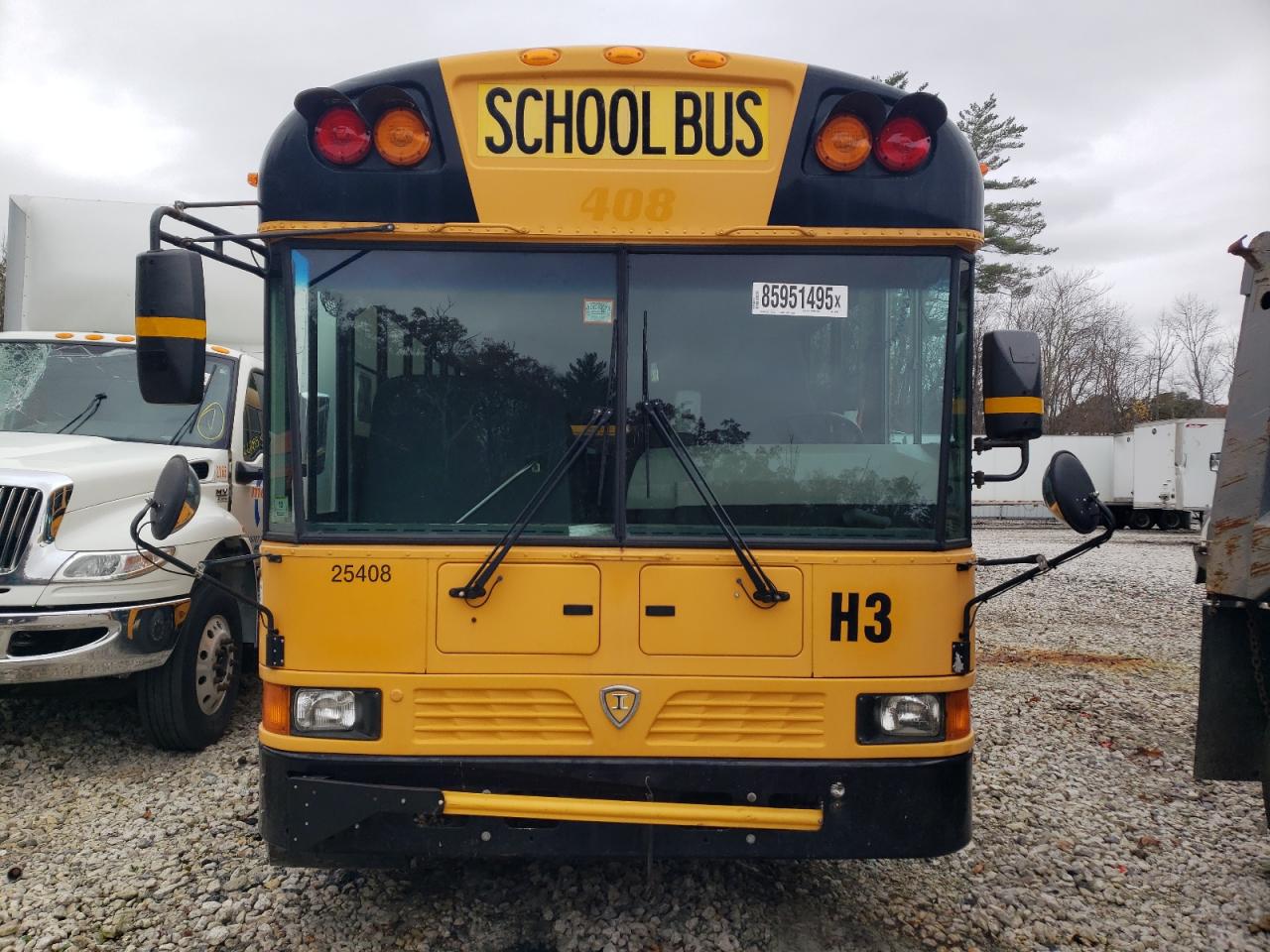 2014 Ic Corporation Re Series School VIN 4DRBWAAN3EB025800 COPART salvage auction — Minor Dent/Scratches, MA - CERTIFICATE OF TITLE, sold $1,000 on 2026-07-08 (photo 9)