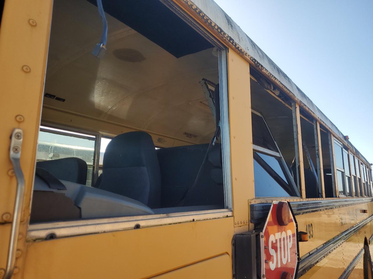 2013 Ic Corporation Ce Series School VIN 4DRBUSKN5DB199232 COPART salvage auction — Normal Wear, FL - CERTIFICATE OF TITLE, sold $1,600 on 2026-07-08 (photo 9)