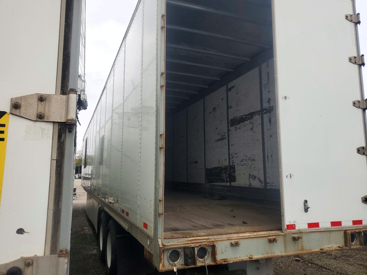 2013 Great Dane Trailers VIN 1GRAP0622DK229353 COPART salvage auction — Rear End, UT - CERTIFICATE OF TITLE (P), sold $1,150 on 2026-10-23 (photo 2)