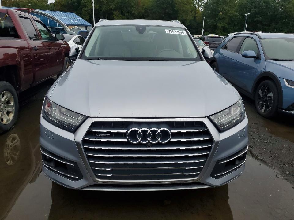 2019 Audi Q7 VIN WA1LAAF7XKD001053 COPART salvage auction — MINOR DENT/SCRATCHES, OH - CERTIFICATE OF TITLE (P), sold $6,700 on 2026-10-08 (photo 5)