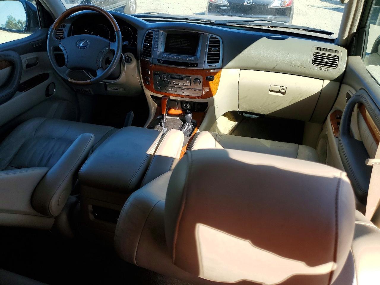 2006 Lexus LX 470 VIN JTJHT00W664004308 COPART salvage auction — Minor Dent/Scratches, ID - DIS/DLR/EXP ONLY CLEAN TITLE, sold $5,100 on 2026-10-23 (photo 8)