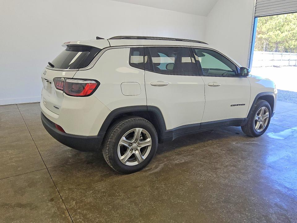 2023 Jeep Compass VIN 3C4NJDBNXPT522991 COPART salvage auction — MECHANICAL, CT, sold $10,000 on 2026-10-22 (photo 3)