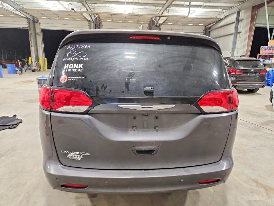 2017 Chrysler Pacifica VIN 2C4RC1DG7HR805099 COPART salvage auction — MECHANICAL, Ne - Certificate Of Title, sold $1,500 on 2026-10-13 (photo 6)