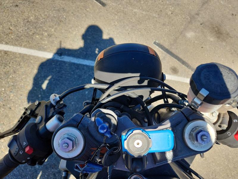 2007 Suzuki Gsx-r600 VIN JS1GN7DA272117485 COPART salvage auction — MINOR DENT/SCRATCHES, CA - DIS/DLR/EXP ONLY CLEAN TITLE, sold $60 on 2026-10-07 (photo 7)