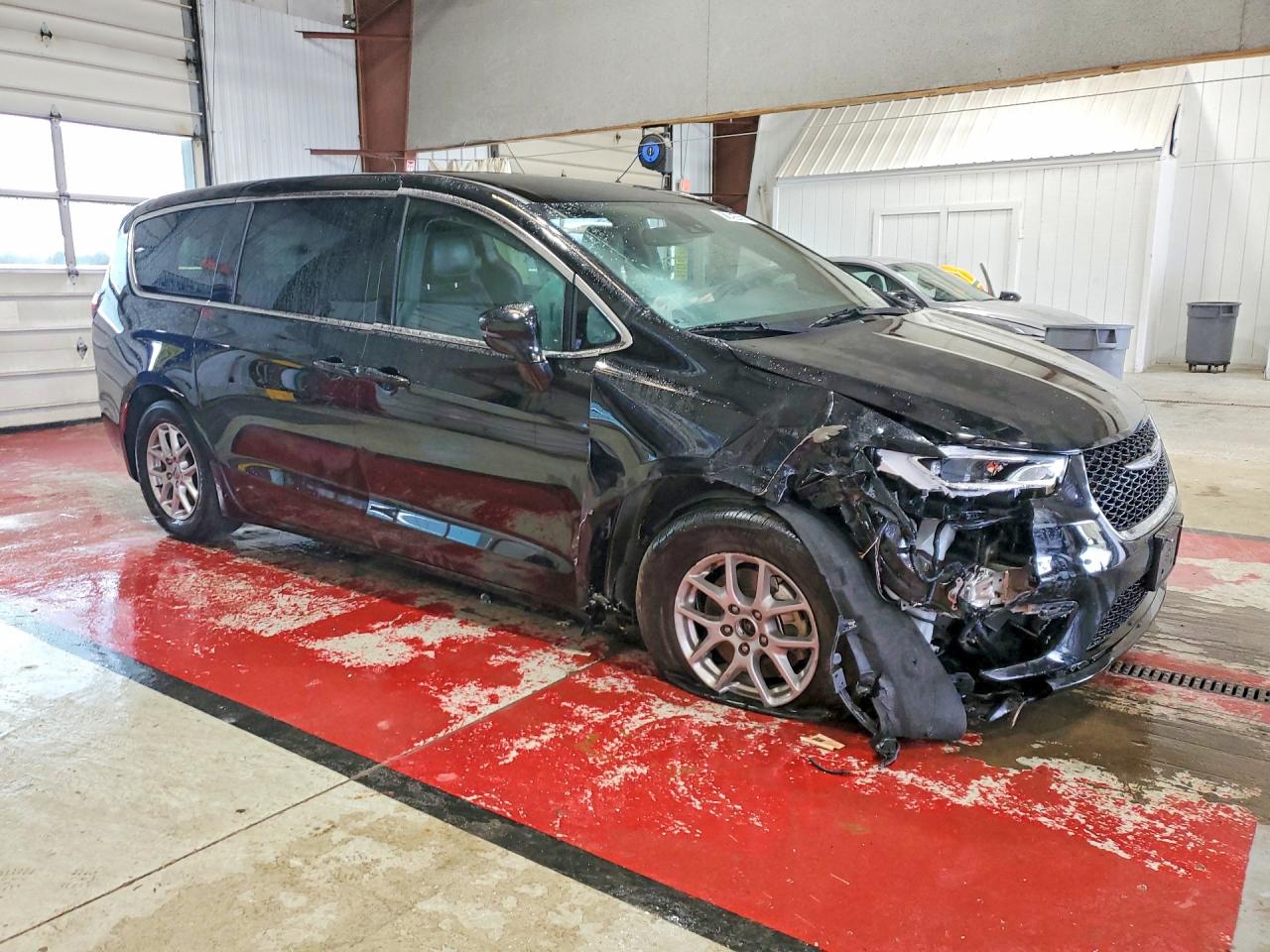 2025 Chrysler Pacifica VIN 2C4RC1BG1SR554283 COPART salvage auction — Front End, CA - SALVAGE CERTIFICATE (P), sold $7,000 on 2026-10-07 (photo 4)