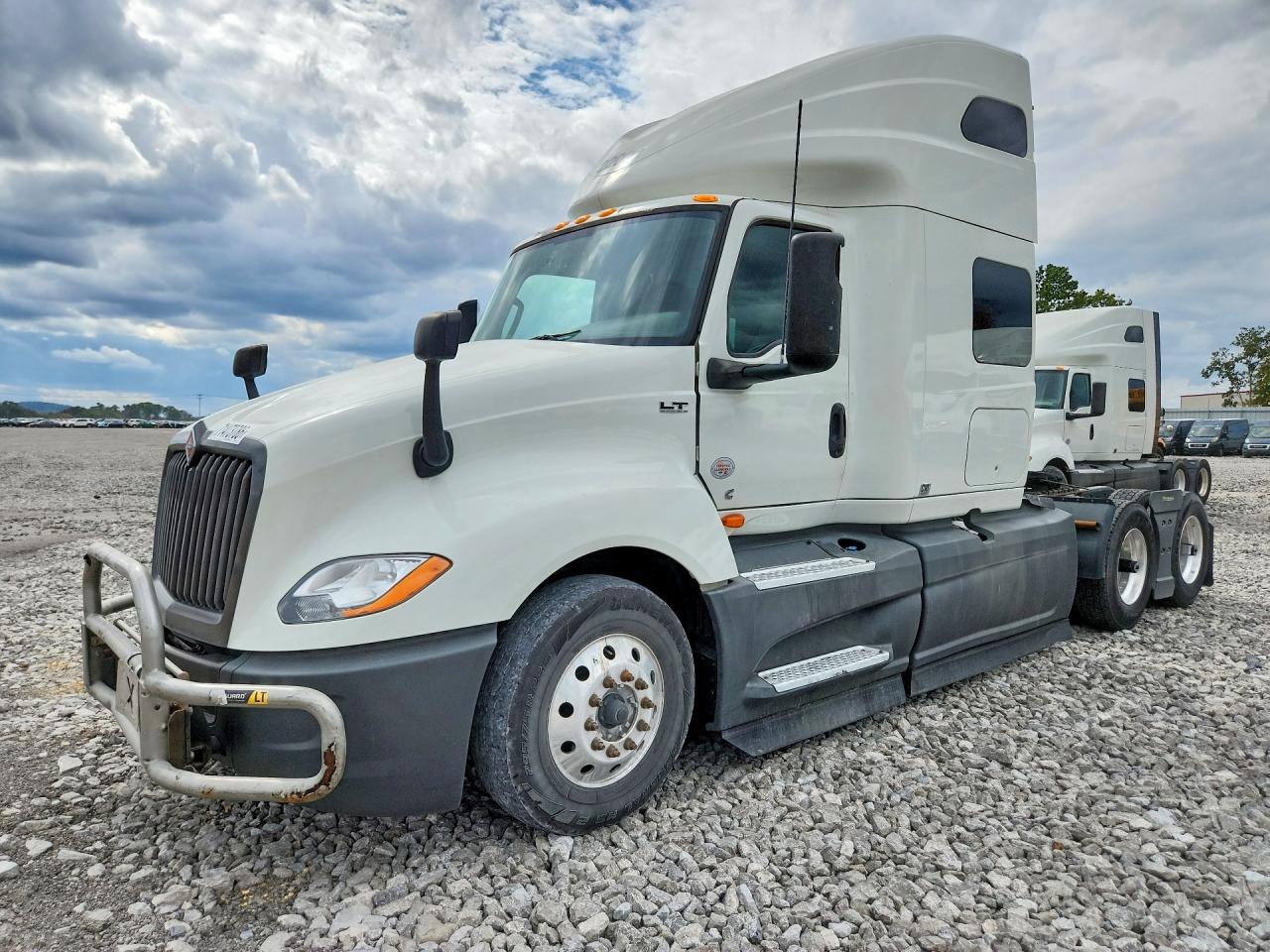 2022 International LT VIN 3HSDZAPR3NN502525 — COPART salvage auction photo