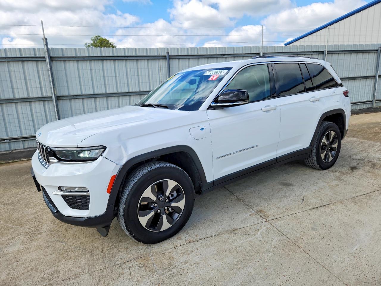 2024 Jeep Grand Cherokee VIN 1C4RJYB69R8958721 — COPART salvage auction photo