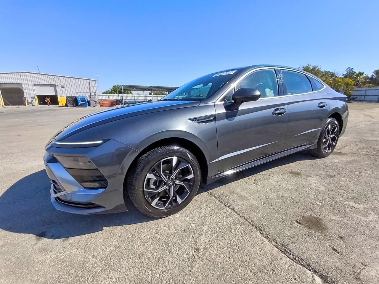 2025 Hyundai Sonata VIN KMHL64JA2SA510739 — COPART salvage auction photo