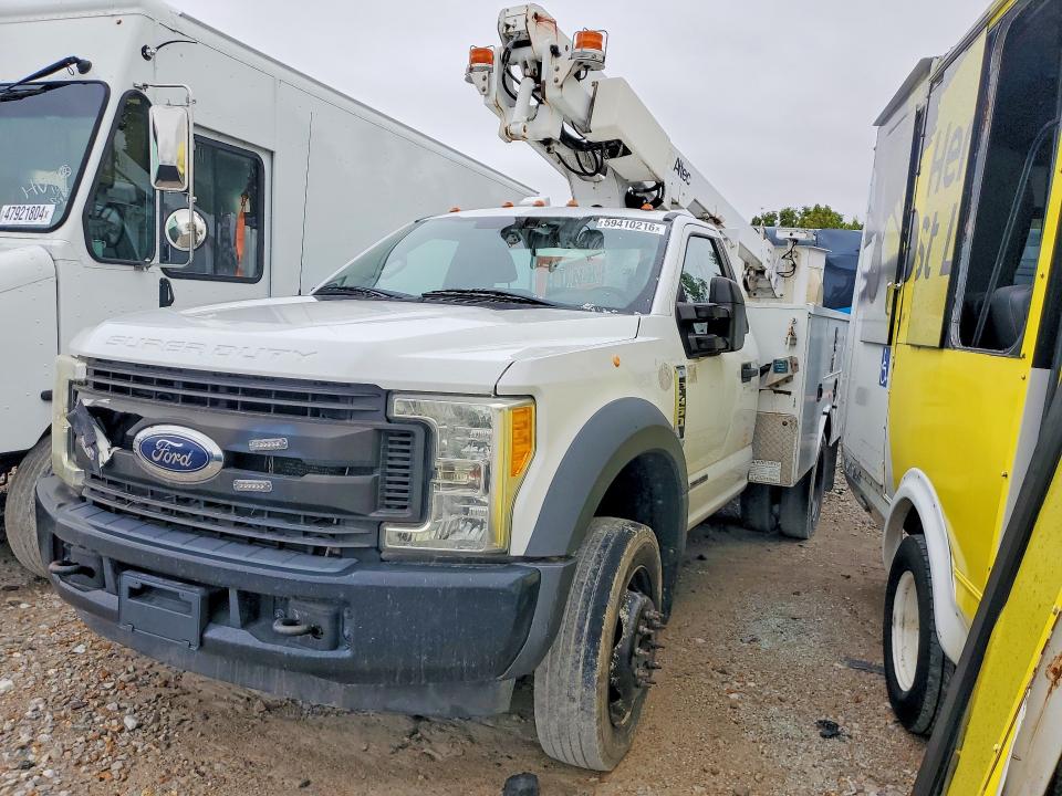 2017 Ford F-450 VIN 1FDUF4GT2HDA05210 — COPART salvage auction photo