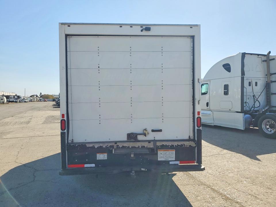 2022 Ford Econoline VIN 1FDWE3FN8NDC09062 COPART salvage auction — SIDE, Ca - Dis/Dlr/Exp Only Clean Title (P), sold $100 on 2026-10-08 (photo 6)