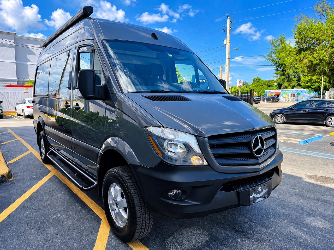 2018 Mercedes-Benz Sprinter VIN WD4FE7CD7JP621768 — COPART salvage auction photo